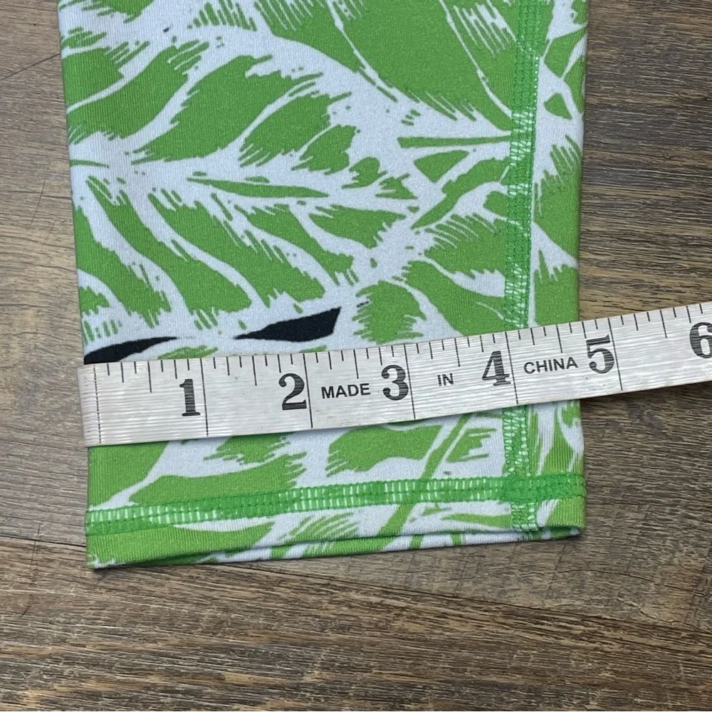 ALO Yoga Leggings Womens XS High Waist Capri Green Palm Springs Print Pants